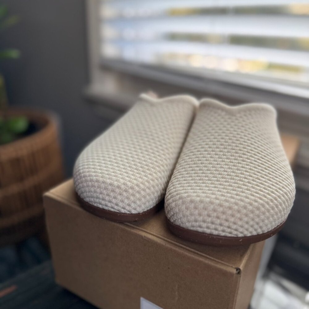 NEW IN BOX ROTHY'S THE HEMP CASUAL CLOG - COCONUT - SIZE 9 (Run Big)